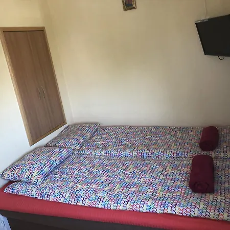 Svečių namai Maironio19 *